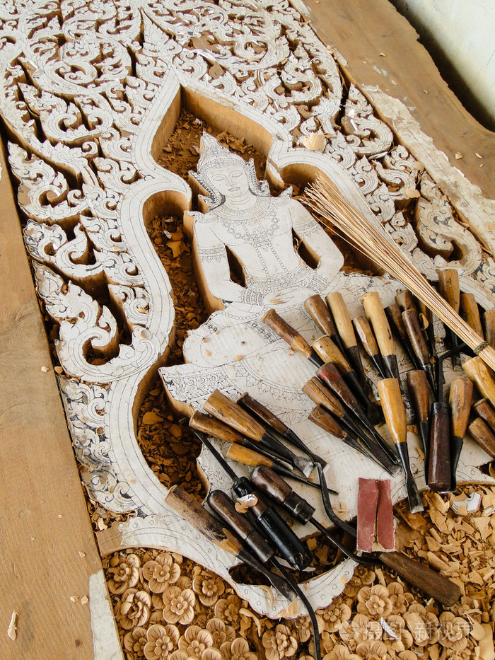 木雕艺术中的宗教设计与雕刻工具