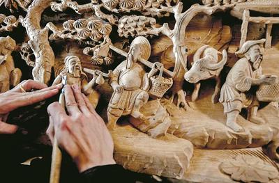 通山木雕 一刀一世界，根魂入艺雕